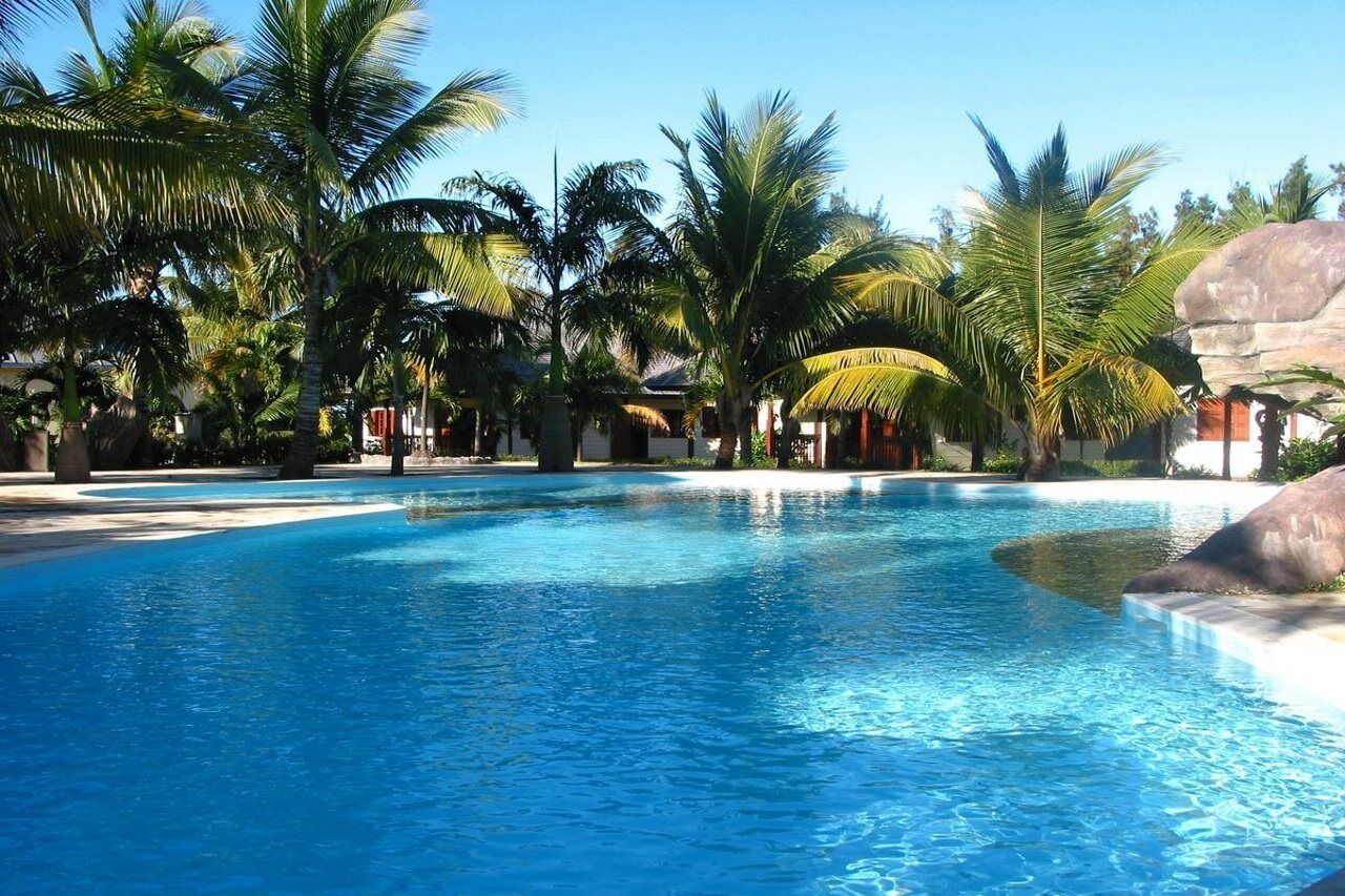 Le Domaine Des Pierres Hotel Saint Pierre Exterior photo